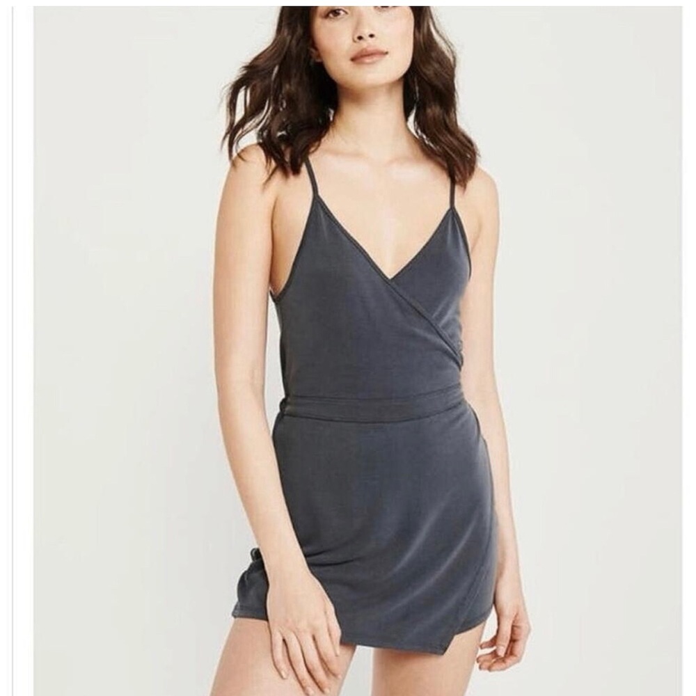 Abercrombie & Fitch Romper Gray Skort Sleeveless Faux Wrap V-Neck Stretch
